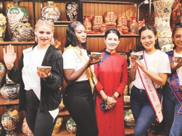 Nữ nghệ nhân nâng tầm cho gốm Việt