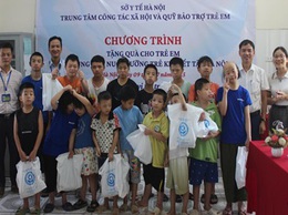 Những phần quà ý nghĩa dành cho trẻ em khuyết tật