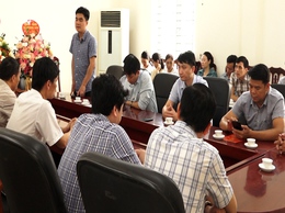 Lãnh đạo HĐND, UBND xã Hương Sơn gặp mặt, giao nhiệm các đơn vị sự nghiệp và Công an xã