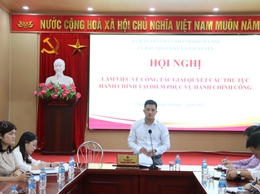 Phó Chủ tịch UBND xã Phạm Anh Tuấn làm việc với lãnh đạo, cán bộ công chức, các đơn vị liên quan về công tác hành chính công