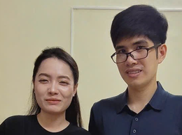 Cặp đôi đầu tiên đến đăng ký kết hôn tại Điểm phục vụ hành chính công xã Đan Phượng.