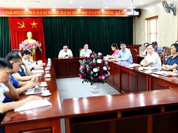 Đồng chí Bí thư Đảng ủy xã chủ trì hội nghị trực tuyến tập huấn sử dụng phần mềm quản lý văn bản và điều hành thành phố tại điểm cầu xã Sơn Đồng