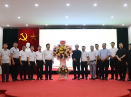 Giáo phận Thành phố Hà Nội thăm, chúc mừng Đảng bộ, chính quyền và nhân dân xã Đại Xuyên