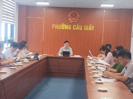Chủ tịch UBND phường Cầu Giấy chủ trì cuộc họp thành viên UBND phường