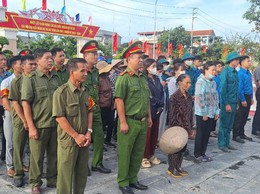 Xã Hát Môn ra quân vệ sinh môi trường chào mừng Đại hội đại biểu Đảng bộ