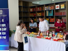 Trung tâm Phục vụ hành chính công Thành phố triển khai các tiện ích miễn phí: Lấy sự hài lòng của người dân làm thước đo hiệu quả