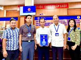 Trao Giấy phép xây dựng công trình nhà ở riêng lẻ trên địa bàn phường Định Công