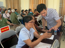 XÃ ỨNG HÒA TRIỂN KHAI MÔ HÌNH “BÌNH DÂN HỌC VỤ SỐ LƯU ĐỘNG” THÚC ĐẨY CHUYỂN ĐỔI SỐ