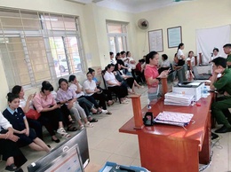 Giải quyết thủ tục hành chính ở công an xã Nam Phù diễn ra nhanh chóng, thuận tiện