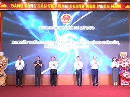Khai trương Điểm tiếp nhận hành chính công thuộc Chi nhánh số 10 tại xã Mỹ Đức: Hướng tới chính quyền gần dân, phục vụ tận tâm
