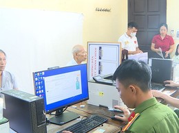 Phúc Thọ triển khai đồng bộ công tác cấp đổi Thẻ đảng viên đảm bảo tiến độ, chất lượng