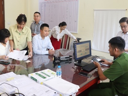 Gần 70% Đảng viên Xã Phú Xuyên đã được đổi thẻ Đảng viên.