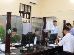 Trên 86% đảng viên thuộc Đảng bộ xã Phú Nghĩa cập nhật thông tin đảng viên phục vụ việc đổi thẻ Đảng