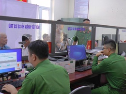 Phường Tùng Thiện cấp đổi thẻ cho hơn 3.000 đảng viên và chuẩn hóa dữ liệu đảng viên