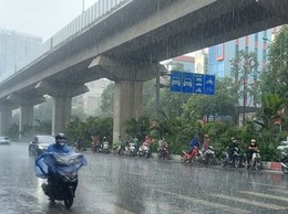 Kết thúc nắng nóng, Hà Nội chuyển sang mưa rào và dông