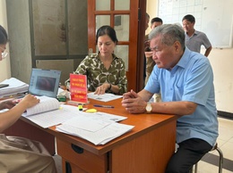 Phường Xuân Đỉnh tích cực triển khai công tác đổi thẻ đảng viên