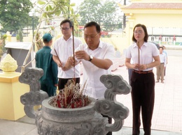 XÃ ỨNG HÒA TỔ CHỨC DÂNG HƯƠNG TẠI 9 ĐIỂM NGHĨA TRANG LIỆT SỸ, TRƯỚC THỀM ĐẠI HỘI ĐẠI BIỂU ĐẢNG BỘ LẦN THỨ I, NHIỆM KỲ 2025 – 2030