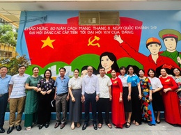 Ban Công tác Mặt trận và Chi hội Phụ nữ số 1 Cầu Diễn, phường Từ Liêm ra mắt công trình xây dựng 02 bức tường bích họa