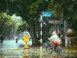 Ngày 15/8 Hà Nội sáng và đêm có mưa vừa, có lúc mưa to, nguy cơ ngập úng