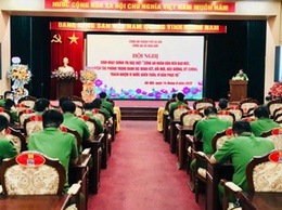 Can bộ, chiến sỹ Công an xã Hoài Đức dự sinh hoạt chính trị đặc biệt “Công an nhân dân rèn đạo đức, luyện tác phong trọng danh dự: Đoàn kết, đổi mới, nêu gương, kỷ cương, trach nhiệm vì nước quên thân, vì dân phục vụ”