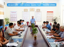UBND xã tổ chức hội nghị làm việc, phổ biến các chính sách về thu hồi đất