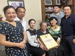 Thăm, tặng quà các lão thành cách mạng nhân kỷ niệm 80 năm Quốc khánh nước CHXHCN Việt Nam (2/9/1945-2/9/2025).