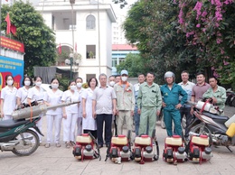 Khương Đình: Tổ chức phun hóa chất diệt muỗi phòng chống sốt xuất huyết