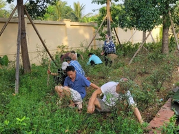 Cán bộ và nhân dân xã Đại Thanh ra quân tổng VSMT vào chiều thứ Sáu và sáng thứ Bảy hàng tuần