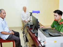Phú Xuyên: Bảo đảm tiến độ cấp đổi thẻ đảng viên