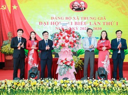PHÁT HUY TRUYỀN THỐNG CÁCH MẠNG, XÂY DỰNG XÃ TRUNG GIÃ VĂN MINH, HIỆN ĐẠI, NHÂN DÂN HẠNH PHÚC