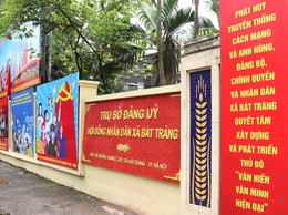 Xã Bát Tràng rực rỡ cờ hoa chào mừng Đại hội đại biểu Đảng bộ xã lần thứ I, nhiệm kỳ 2025-2030