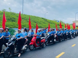 Hội Liên hiệp Phụ nữ phường Phúc Lợi ra quân tuyên truyền, cổ động giữ gìn vệ sinh môi trường