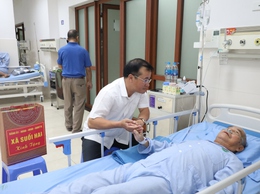 Lãnh đạo xã Suối Hai thăm, tặng quà hội viên Cựu Công an nhân dân có hoàn cảnh khó khăn nhân dịp kỷ niệm 80 năm Ngày truyền thống Công an nhân dân Việt Nam