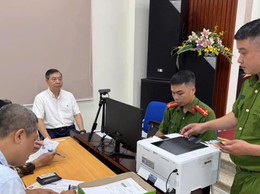Đổi thẻ đảng viên gắn chip: Đống Đa làm việc 3 ca mỗi ngày