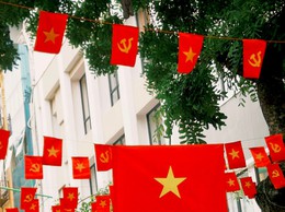 Thông báo treo cờ Tổ quốc nhân dịp kỷ niệm 80 năm Cách mạng Tháng Tám và Quốc khánh 2/9