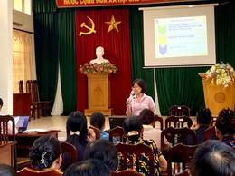 Phòng Giao dịch NHCSXH Phúc Thọ tổ chức tập huấn nghiệp vụ tín dụng chính sách cho trưởng thôn tại xã Phúc Lộc