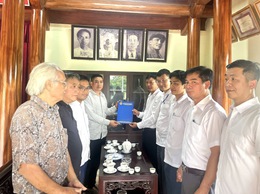 XÃ THIÊN LỘC TỔ CHỨC ĐOÀN ĐI THĂM, TẶNG QUÀ ĐỐI TƯỢNG NGƯỜI HOẠT ĐỘNG KHÁNG CHIẾN BỊ ĐỊCH BẮT TÙ ĐÀY NHÂN DỊP 80 NĂM QUỐC KHÁNH 2/9