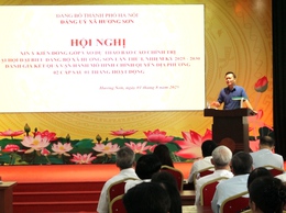 Xã Hương Sơn; góp ý vào dự thảo Báo cáo chính trị, quyết tâm xây dựng xã phát triển toàn diện, bền vững.