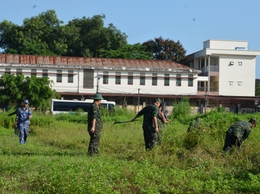 Phường Tùng Thiện ra quân tổng vệ sinh môi trường chào mừng kỷ niệm các ngày lễ lớn của dân tộc

