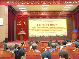 XÃ THẠCH THẤT ĐỒNG LOẠT RA QUÂN HƯỞNG ỨNG TỔNG VỆ SINH MÔI TRƯỜNG, CHỈNH TRANG CẢNH QUAN VÀ GẮN BIỂN CÔNG TRÌNH THI ĐUA THIẾT THỰC CHÀO MỪNG ĐẠI HỘI ĐẢNG, ĐẠI HỘI MTTQ VÀ CÁC ĐOÀN THỂ CHÍNH TRỊ - XÃ HỘI CÁC CẤP