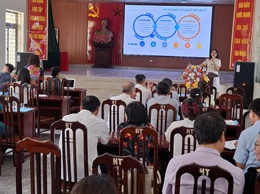 Cán bộ, công chức, viên chức xã Hòa Xá tham gia tập huấn ứng dụng trí tuệ nhân tạo trong chuyển đổi số