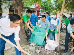 Phường Khương Đình: Tổng vệ sinh môi trường, làm sạch hai bên bờ sông Tô Lịch