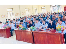 NHÂN DÂN XÃ YÊN BÀI ĐỒNG LOẠT TIẾN HÀNH VỆ SINH MÔI TRƯỜNG, ĐƯỜNG LÀNG NGÕ XÓM. HƯỞNG ỨNG LỄ RA QUÂN TỔNG VỆ SINH MÔI TRƯỜNG TOÀN THÀNH PHỐ HÀ NỘI.