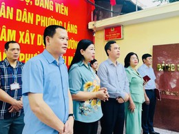 Phường Láng ra quân duy trì trật tự đô thị, vệ sinh môi trường