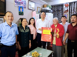 Phường Tây Hồ tri ân các đối tượng chính sách nhân dịp 80 năm Cách mạng Tháng Tám và Quốc khánh 2/9