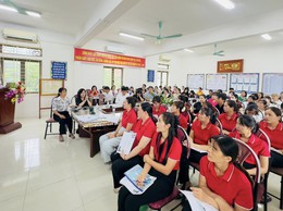 XÃ BA VÌ TỔ CHỨC TẬP HUẤN CÔNG TÁC ĐẢM BẢO AN TOÀN THỰC PHẨM TẠI CÁC NHÀ TRƯỜNG TRÊN ĐỊA BÀN XÃ BA VÌ NĂM 2025