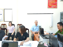 Công an xã Dương Hoà phấn đấu hoàn thành việc triển khai cấp, đổi thẻ Đảng viên trước tiến độ