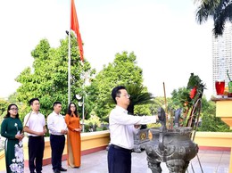 Phường Hoàn Kiếm: dâng hương tưởng nhớ công ơn các Anh hùng liệt sĩ