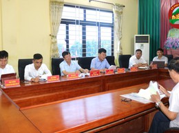 Đồng chí Bí thư Đảng ủy xã tiếp 13 lượt công dân trong buổi tiếp công dân định kỳ ngày 21/8