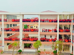 Các trường học xã Nam Phù hưởng ứng hoạt động treo cờ Tổ quốc dịp lễ Quốc khánh 2/9